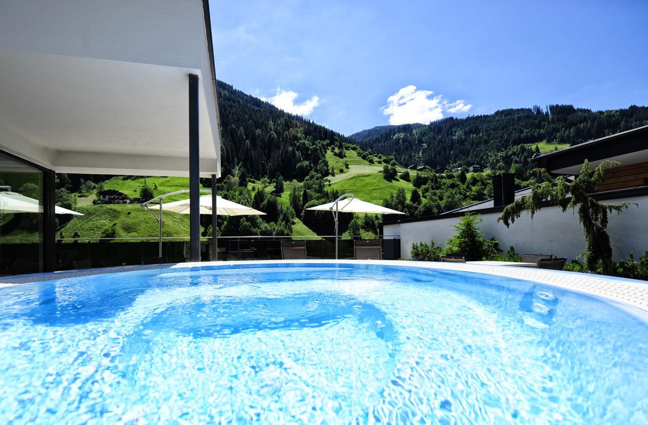 Active Nature Seemount Hotel