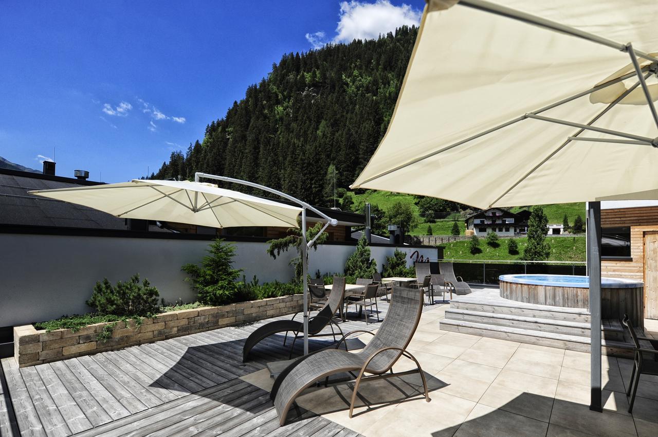 Active Nature Seemount Hotel
